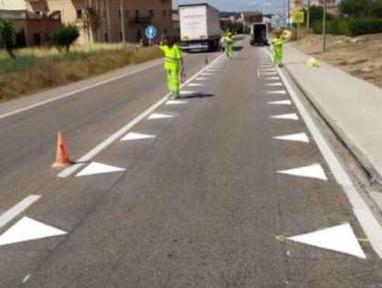 Dientes de dragón y líneas de borde quebradas, las nuevas marcas viales que se probarán en España